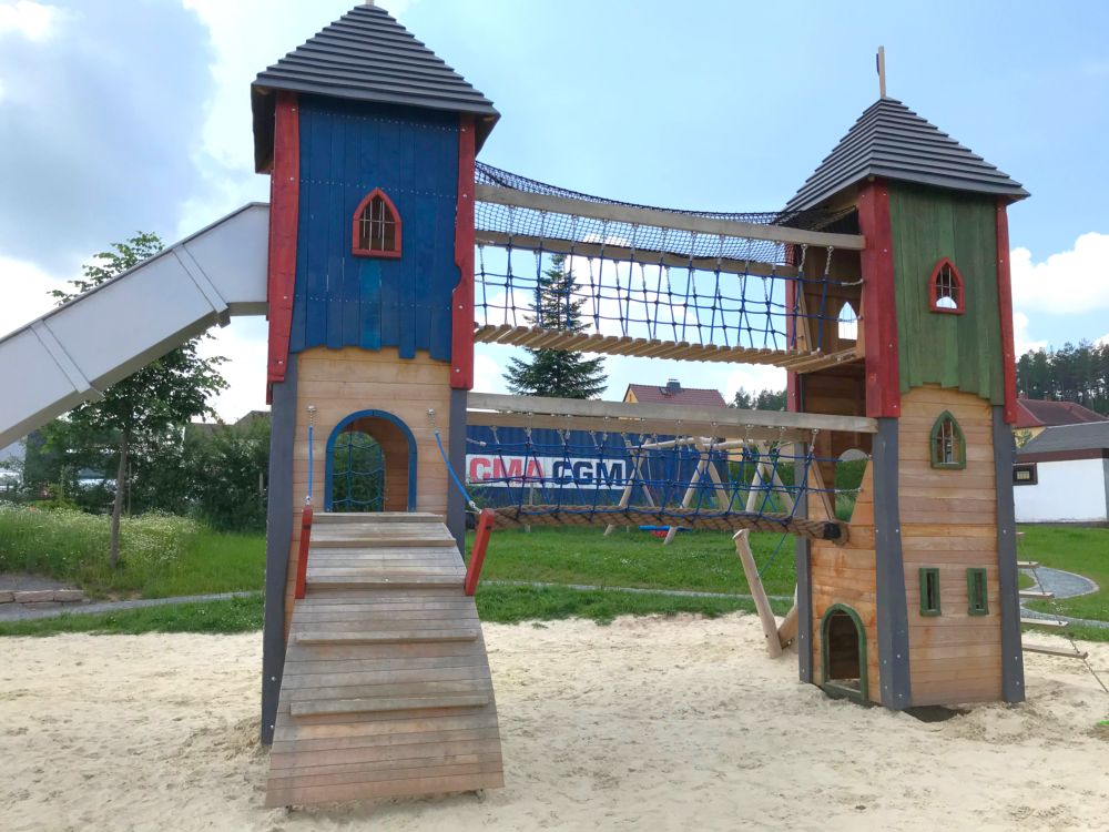 Neue Geräte auf dem Spielplatz Sachsenringblick in Hohndorf